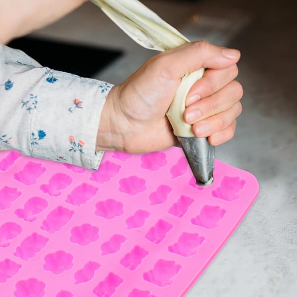 2 stk. silikone slikforme, non-stick, nemme at afforme, lyserøde vingummibageforme til gør-det-selv