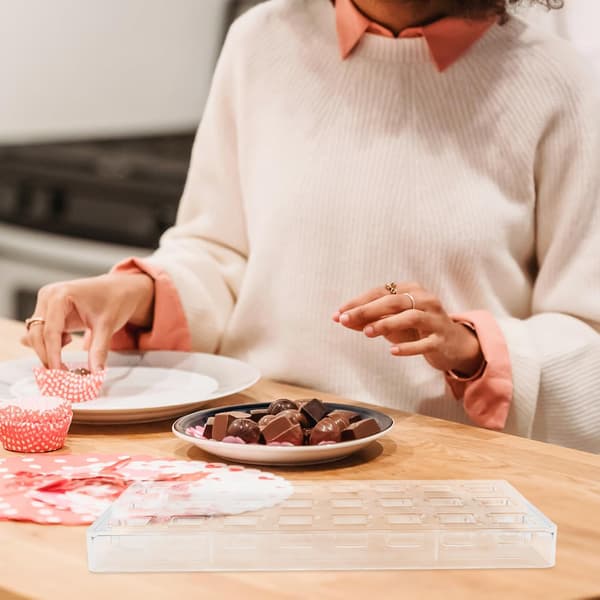 24 stk. chokoladeform til chokoladefremstilling, chokoladeisterningform med terningformede afrundede hjørner, PP-materiale