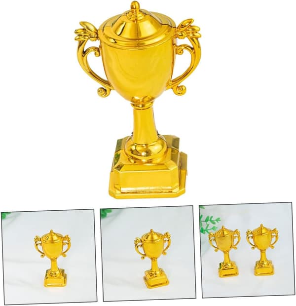 3 stk. troféformede kaketopper for dekorasjon av cupcakes og minnefester