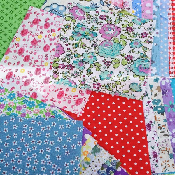 50 stk. rent bomulds-patchwork til gør-det-selv-quiltningsprojekter med blomsterprint