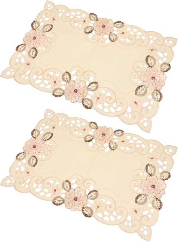 2 stk. bordmatte i polyesterfiber med broderi, klassisk broderidesign, dekorativ
