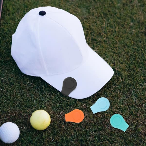 4 st silikon golfhattsklämmor med magnetiska små golfbollsmarkörer i grönt, svart, orange, blått