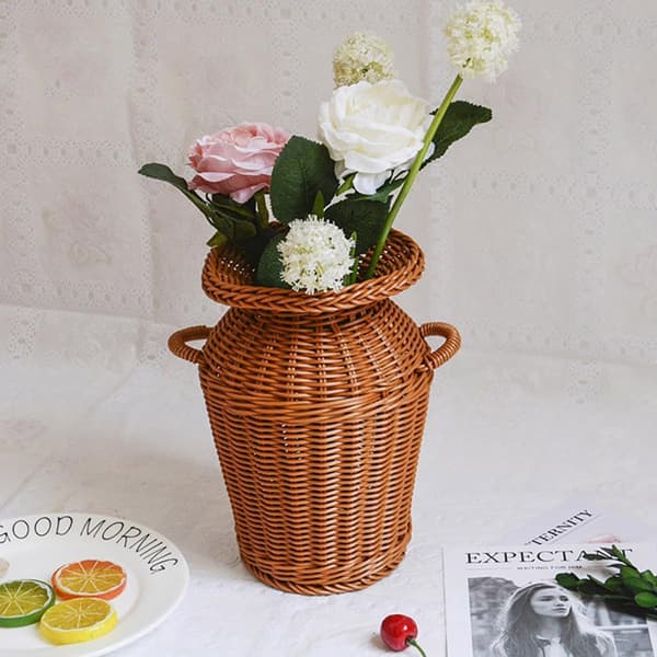 Kreativ simulering rotting blomsterkurv rotting vevd kurvform plastmateriale