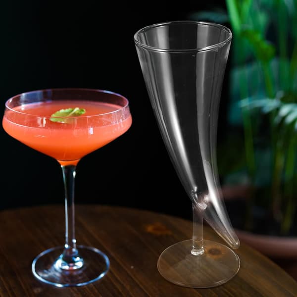 Dekorativt dricksglas i glas, månformat, 201-300 ml kapacitet