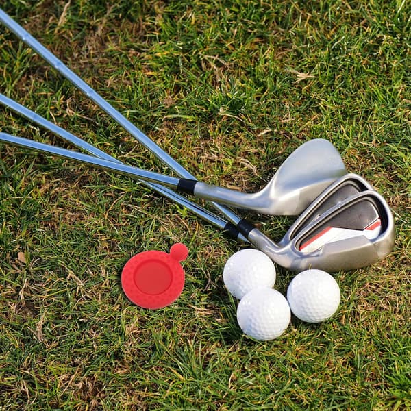 2 st röda golfbollsmarkörer med silikonhållare, bärbara golfpinmarkörer