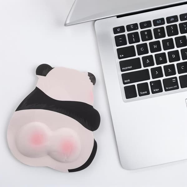 Søt rosa panda musematte med håndleddsstøtte, ergonomisk melkesilkestoff, lett design
