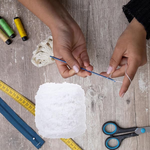2 st vit korallfleece kamgarn för DIY-stickning och virkning