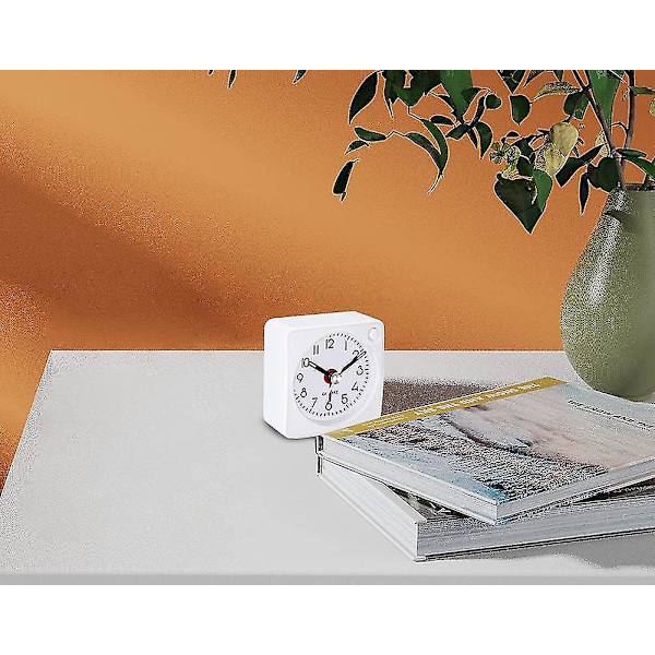 Reseklocka med Analog Alarm, Ultra Liten Klocka med Snooze och Ljusfunktion
