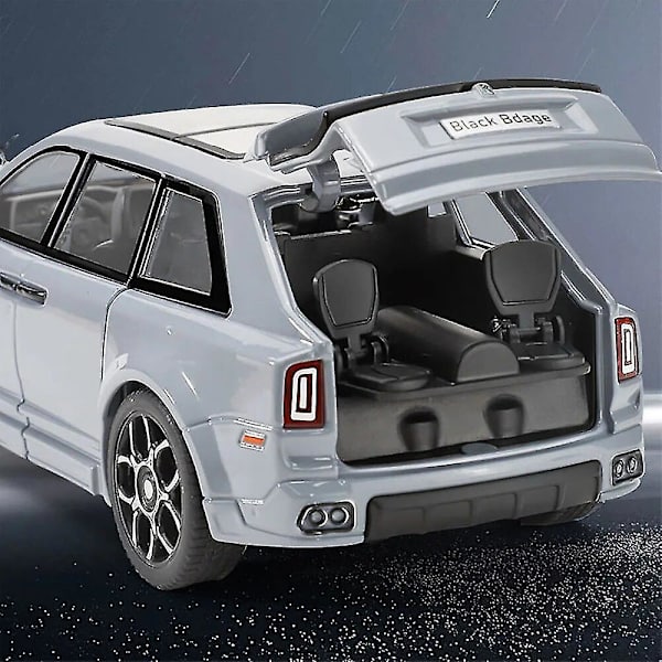 1:32 Rolls Royce Cullinan SUV Bilmodell Leke Diecast Alloy Simuleringskjøretøy Lyd Lys Bil Leke For Gutter Barn Samlinger Gray