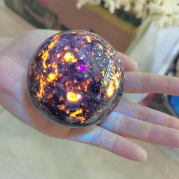 Naturlig Amerikansk Yooperlite Sfärisk Fluorescerande Energiboll