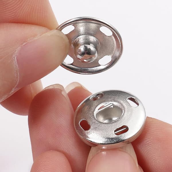120 stk. metalltrykknapper for sying, påsydde trykknapper 12 mm sølv, trykklåser