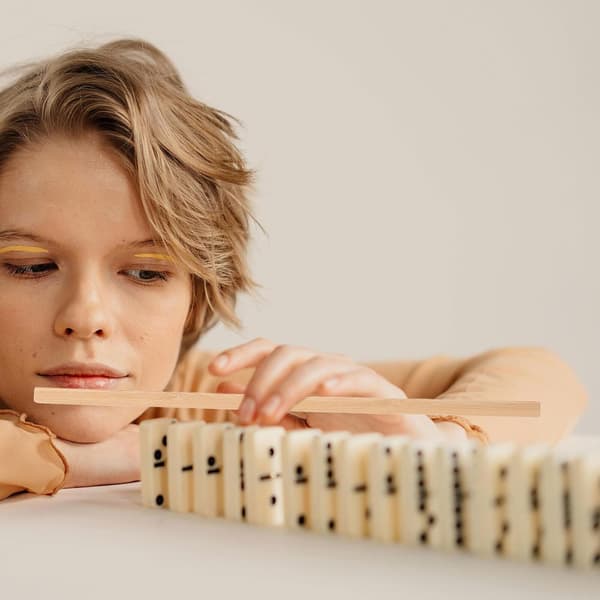 4 stk. Mahjong-flisepushere i tre med stativer, bærbart design, automatisk tilbehør