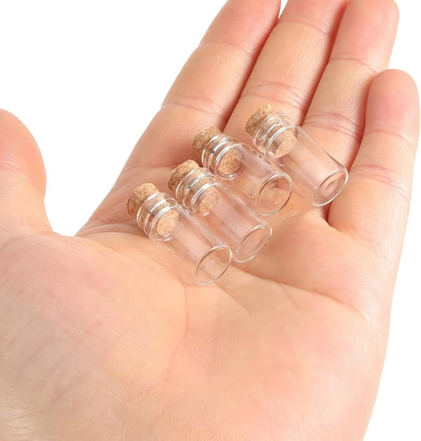 50 st små glasflaskor med korkproppar 11x22mm