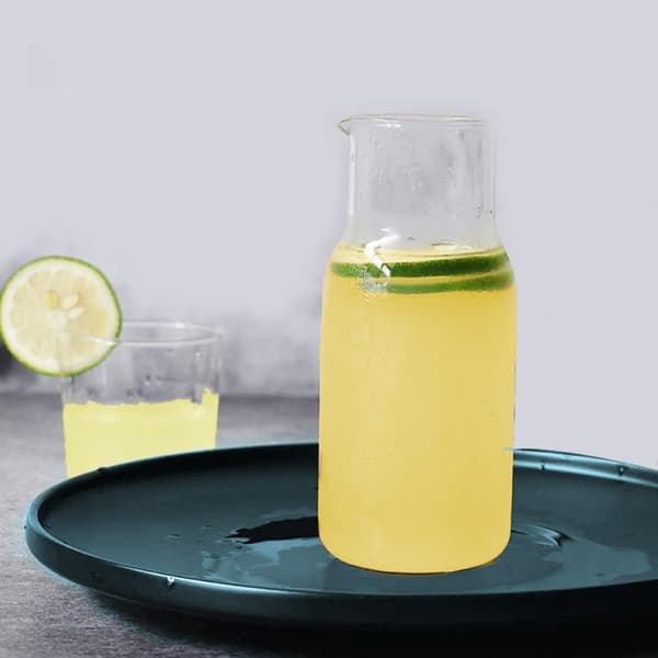 Vattenkanna Mjölkkaraff Multifunktionell Glasflaska med Kopp som Lock 550ml