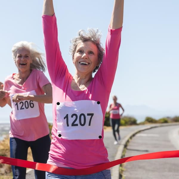 20 stk. universelle maratonnummer-spænder, sorte løbenummer-clips, løbsnummerholdere