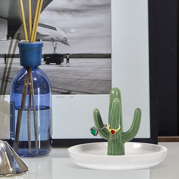 Keramisk smyckeshållare med elegant kaktusdesign för skrivbordsorganisation