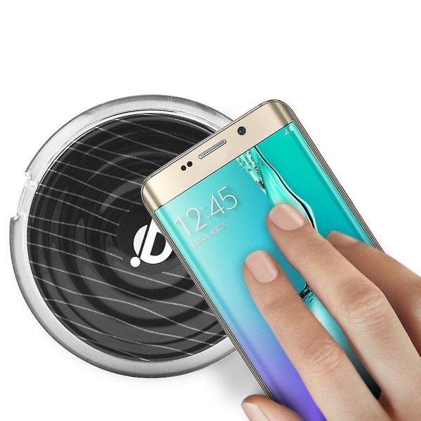 Qi langattoman puhelimen laturin lataustelakka Android-puhelin