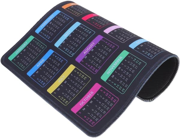 2026 Skrivebordskalender Musematte med Sklisikker Gummibase, Kontorbordmatte Kalender