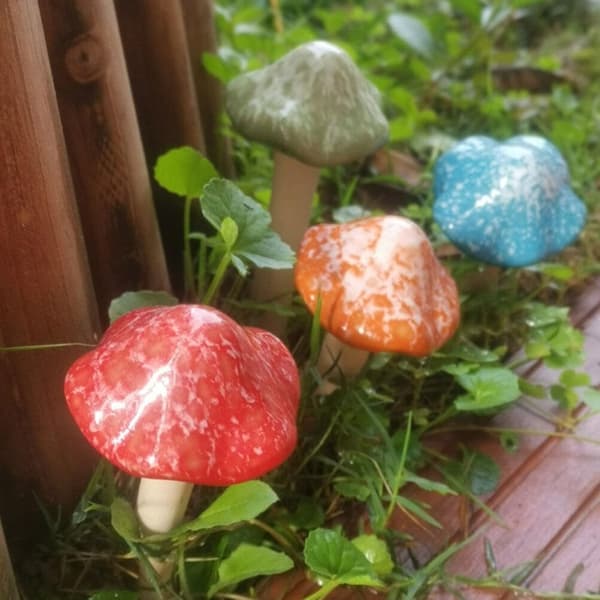 4 stk. miniatyr keramiske soppfigurer Soppdekorpynt for terrarium hagedekor