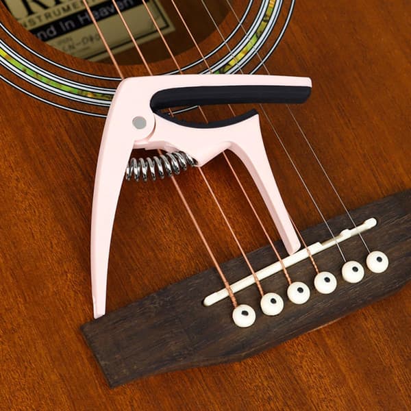Gitarr Capo Universal Abs Snygg Rosa Gitarrklämma Praktisk Stämapparat Säkerställer Stabil Konsekvent Ljudkvalitet för Elgitarr