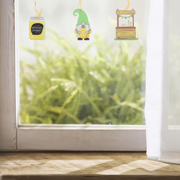 9 st hängande trägnomberlocker med snördesign, syntetiskt material