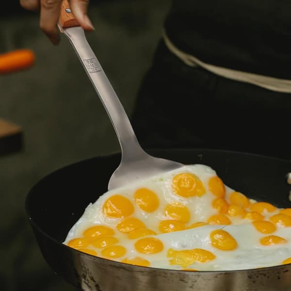 Wokspatel i rustfritt stål, stekespade, ergonomisk utformet