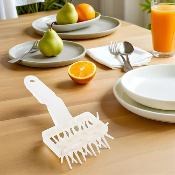 3 st degkavel och pizzadegrullset med plastmaterial