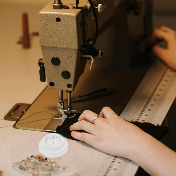 4 stk utskiftbare solide spolepinner, symaskindeler kompatible med Singer 974 trådspolepinneadapter