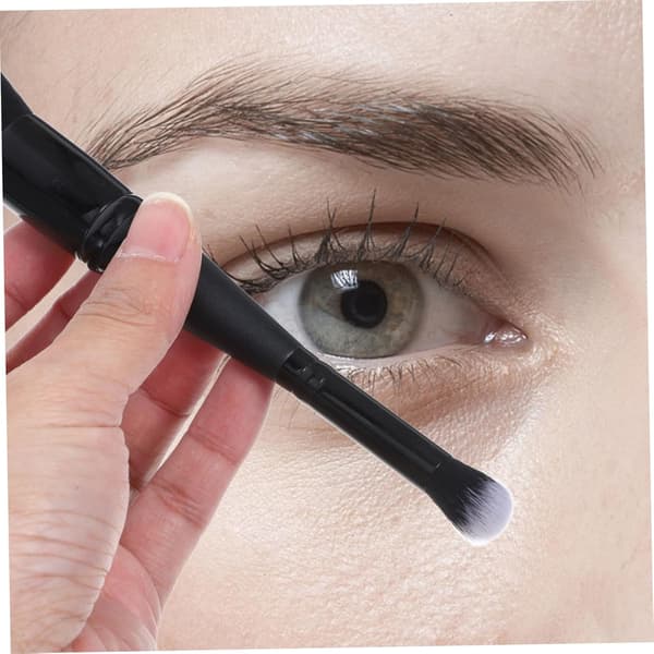 Dobbelt-endet lille foundationbørste Bærbar makeupbørste Dobbeltfunktion ansigt