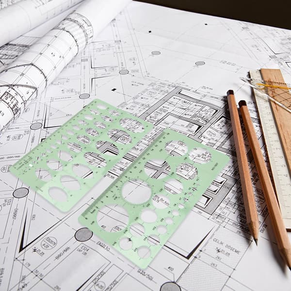 4 st ritmallar i plast geometriska former, mät- och ritlinjaler