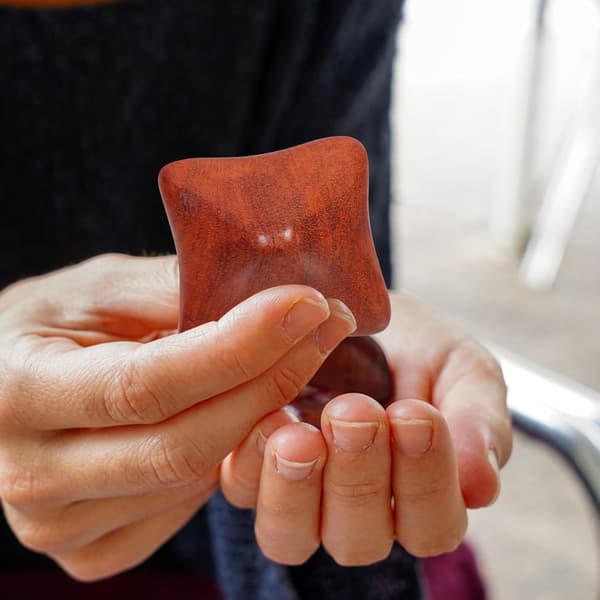 Træmassagebolde til håndøvelser og afslapning – Robust træmateriale