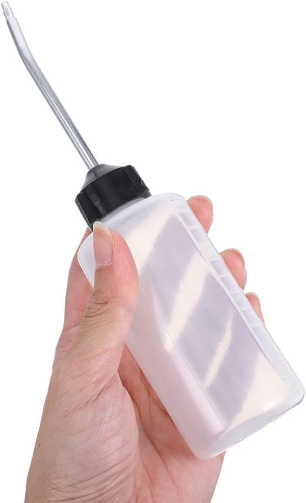 4 st symaskinsoljeflaskor 120 ml med metallpip och skruvlock