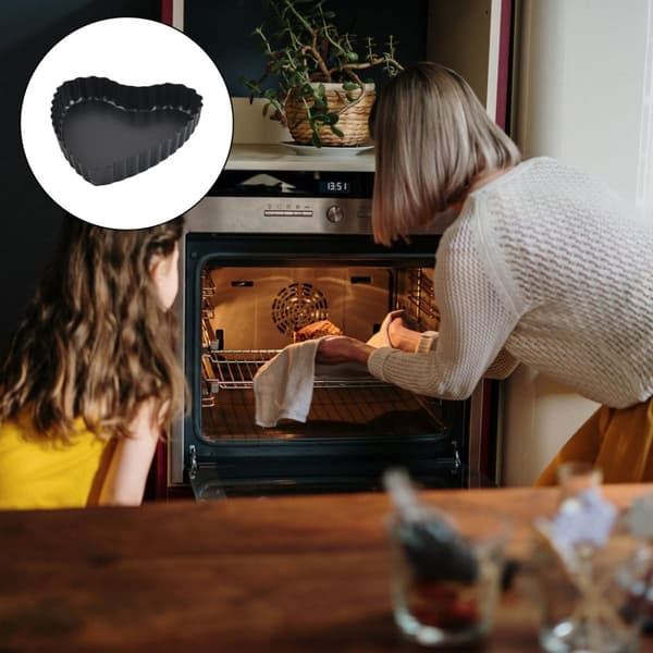 Hjerteformet stekepanne i karbonstål med flat bunn og non-stick overflate