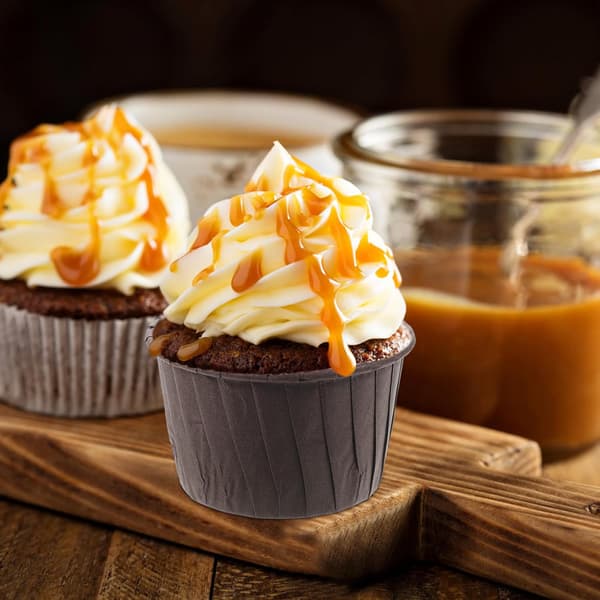 50 st pappersmuffinsformar oljesäkra livsmedelsklassade bakformar brun vacker form