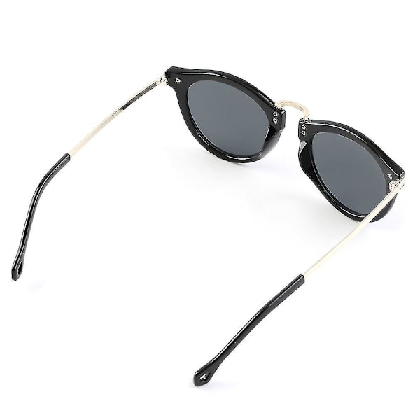 Mote-solbriller for kvinner med pil-design, retro-stil