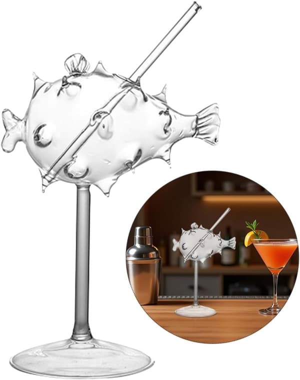 Cocktailglas i glas med hög stjälk, härlig design, fint utförande