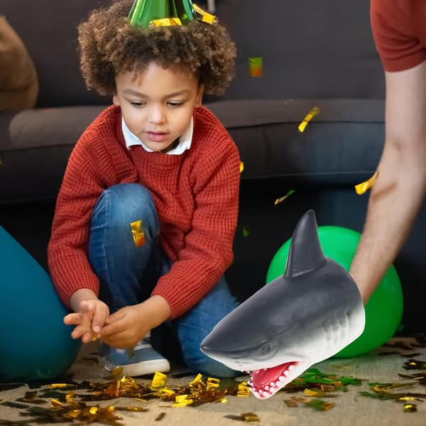 Realistisk haj djurhanddocka för vinylimiterad däggdjursmodell