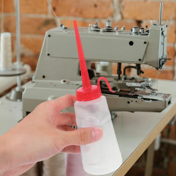 4 st symaskinsoljeapplikatorset 160 ml långpipiga oljedispenserflaskor i plast