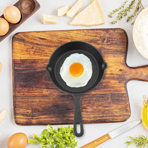 Mini stekepanne for egg, non-stick eggpanne, fortykket jernmateriale, jevn varmefordeling