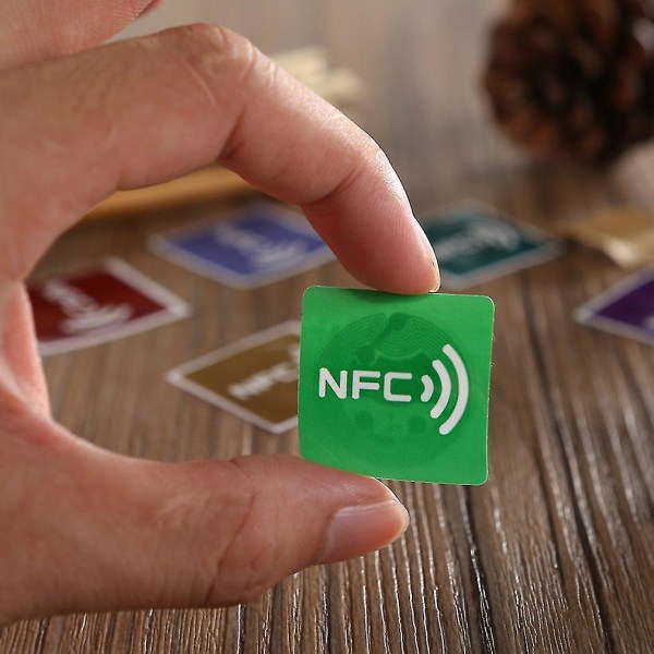 7 stk flerfargede firkantede NFC-etiketter for NFC-enheter