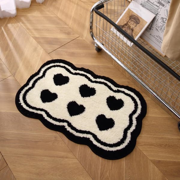 Absorberende baderomsmatte vaskbar baderomsmatte hvit polyester hjerteformet sklisikker gulvmatte
