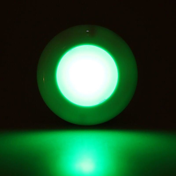 RGB LED-lys under skap med fjernkontroll og justerbar lysstyrke