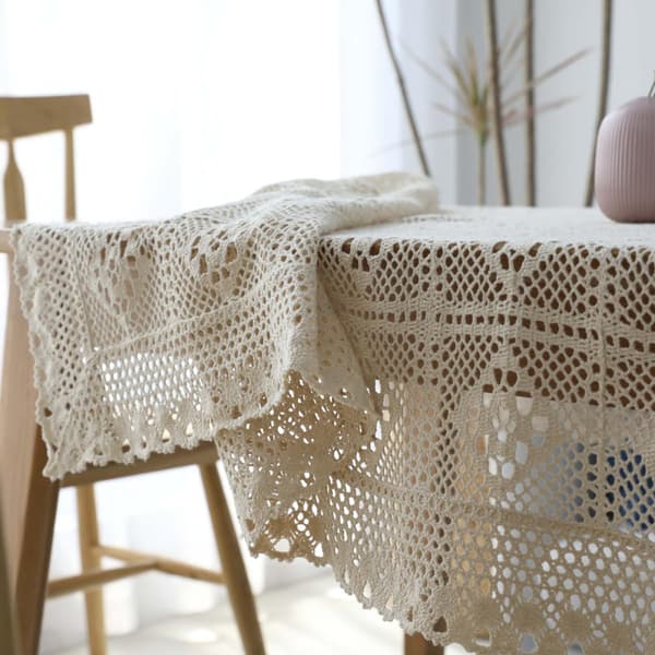 Dekorativ heklet duk i beige polyester, 60x60cm multifunksjonell bordduk