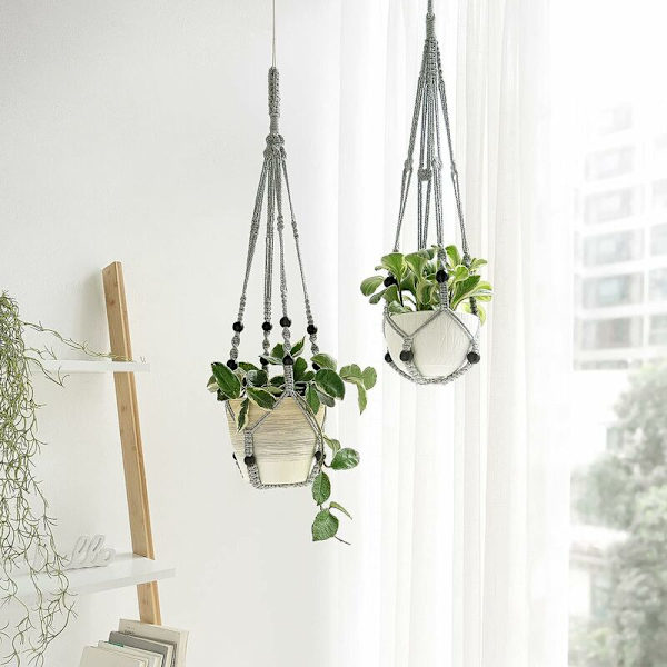 Macrame växt hängare inomhus hängande växtkorg med träpärlor dekorativ blomkruka hållare inga tofsar inomhus utomhus boho heminredning 35 tum grå