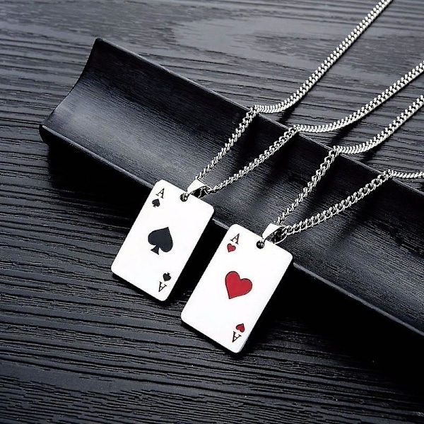 Luovat pokerikortit, sydämet, padat, ässä, trendikäs miesten kaulakoru, hip hop, titaaniteräksinen soliskuoppa, kaulakoru, puseroneulonta (punainen)