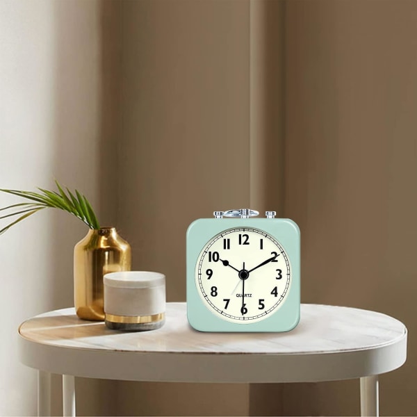 8,5 cm Aqua Grön Analog Klocka Kvadratisk Tyst Liten Metall Reseklockor för Barn Sovrum Sängbord Vardagsrum Kontor