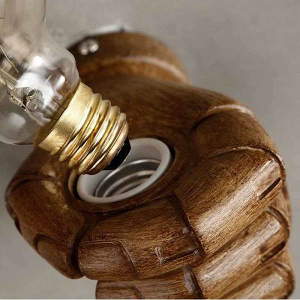 Retro Resin Fist Vägglampa Cross-Border European Bar Restaurang Café Dekorativ Vägglampa Höger Hand 15*20cm 1st