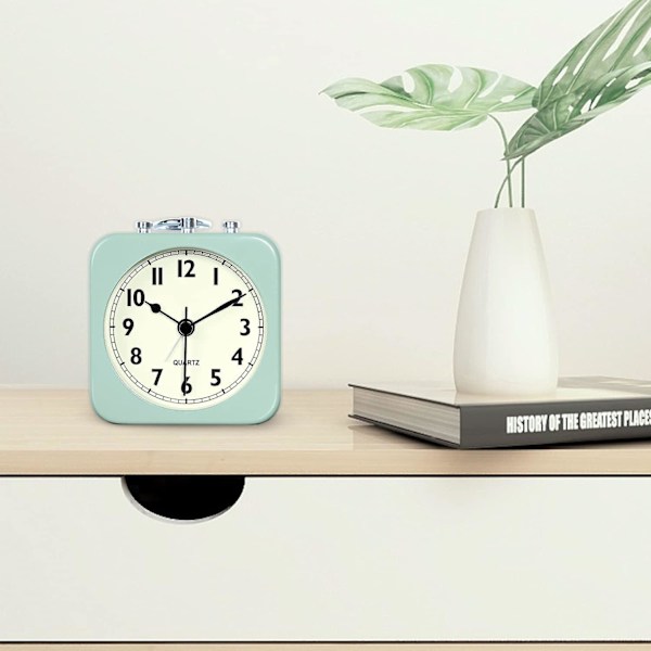 8,5 cm Aqua Grön Analog Klocka Kvadratisk Tyst Liten Metall Reseklockor för Barn Sovrum Sängbord Vardagsrum Kontor