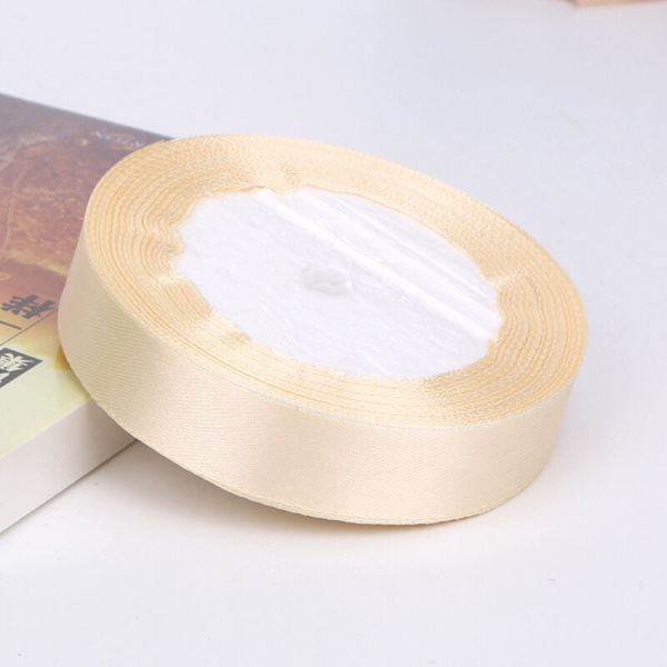 10 rullar dekorativt glänsande satängband - 20 mm x 22 meter - beige - kreativa projekt sömnad konst presentinslagning fest födelsedag