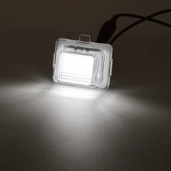 Nummerplåtsbelysning 24-3528-SMD Lamp Assembly för denna Cl-klass Fel fri 3W 18 LED-lampor Vit Nummerplåtsbelysning 2-pack